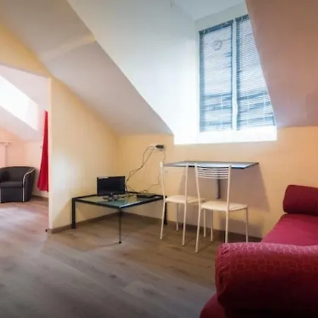 Mansarda In Borgo Dora * Turin