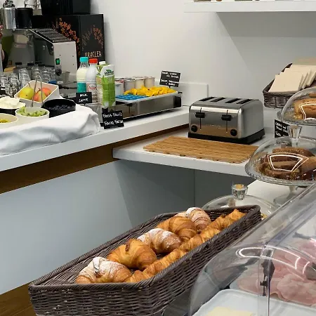 Adalesia & Coffee Hotell