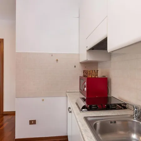 Con Terrazzo Nei Pressi Dell'universita Διαμέρισμα *