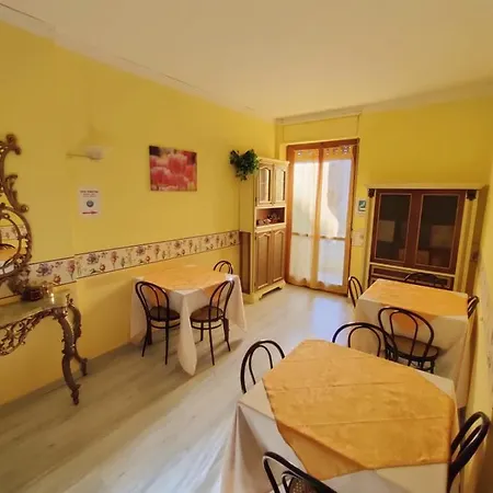 Otel Serenella 2*