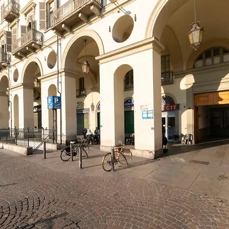 Piazza Vittorio Veneto Apartment *