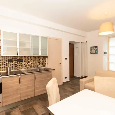 Piazza Vittorio Veneto Apartment *