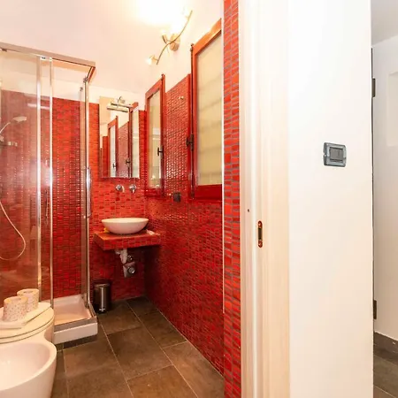 Piazza Vittorio Veneto Apartment *