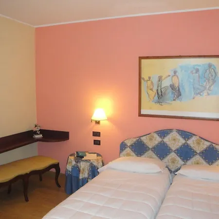 Due Mondi Hotel