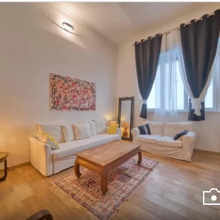 San Secondo Street Apartment *