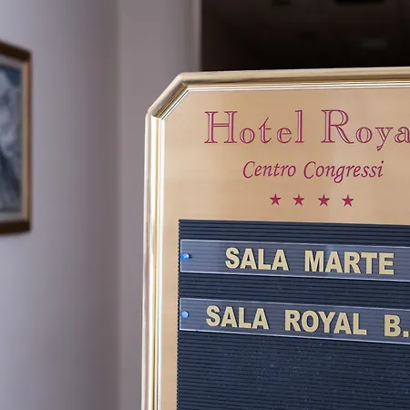 ホテル Royal Centro Congressi 4*