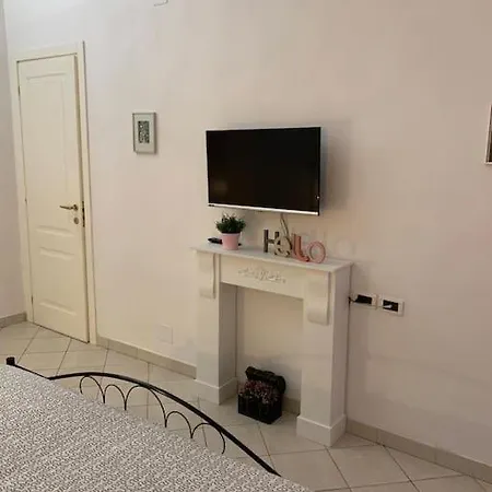 At 128 : Little Garden In The Apartment Turin