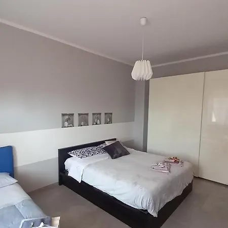 Sophie Torino, Nuovissima Vicino Juventus Stadium Apartment *