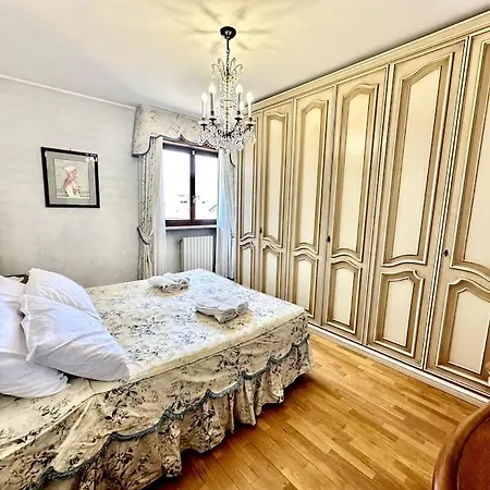 Elegante Attico Bilivello Con Vista Sulla Mole *