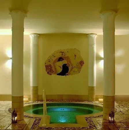Victoria & Iside فندق 4*