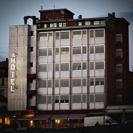 Hotel Alexandra Turyn