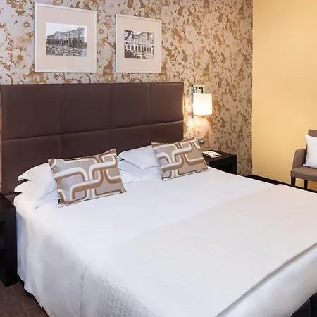 Отель Starhotels Majestic 4*