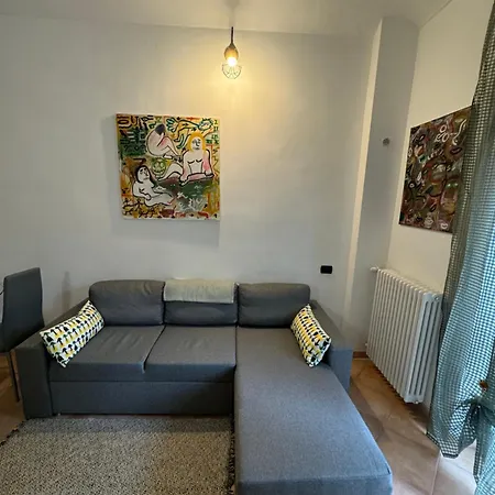 Db Art House *