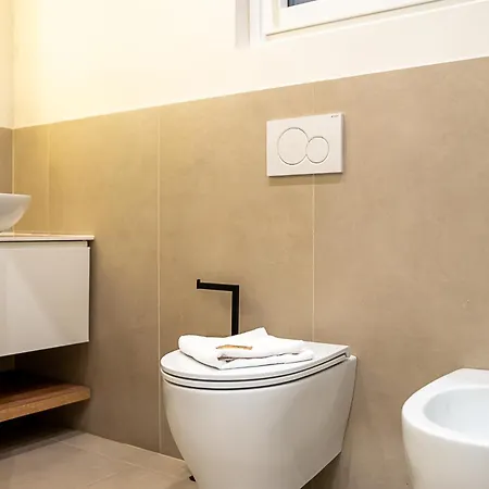 Piazza Vittorio Veneto - Rosine Luxury - Grandmaison