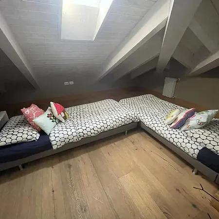 Charming Penthouse In Apartamento Turín