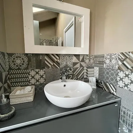 Charming Penthouse In Apartamento Turín
