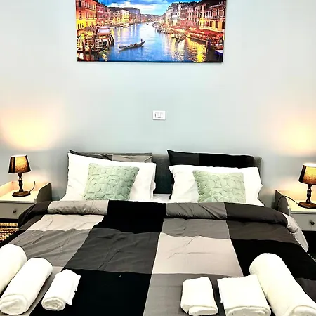 Homestay Luxury - Vicino Centro Metropolitana *