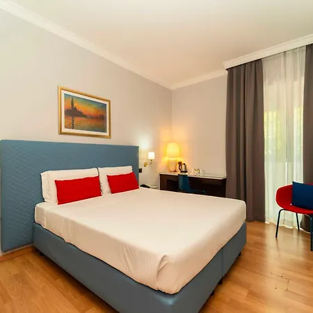 ホテル Royal Centro Congressi 4*