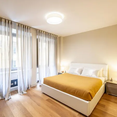 Piazza Castello 200 Sqm - Terrace - Jacuzzi Apartamento *