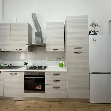 Parisa Hostel Turin