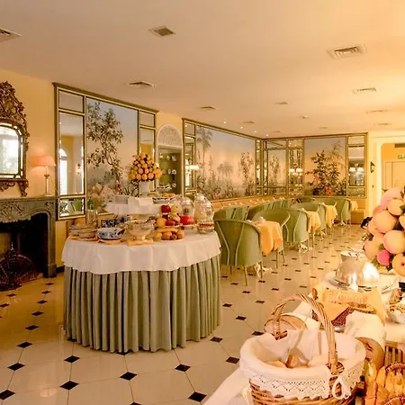 فندق Victoria & Iside 4*