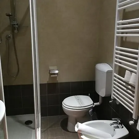 Cascina Barolo Couette-café