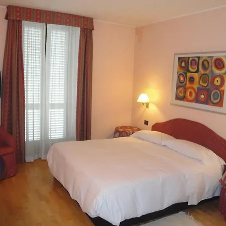Due Mondi Hotel 3*