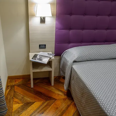 Porta Susa Hotell *