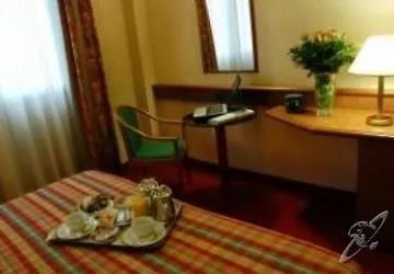 Hotel Holiday Inn Turin South 4*