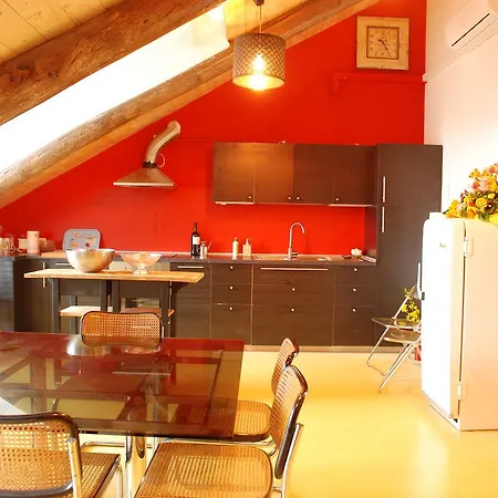 Attic Albergue *