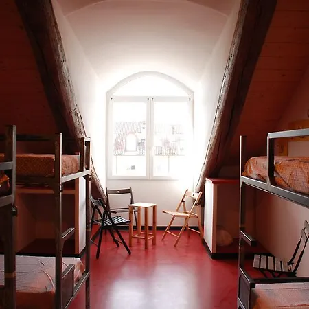 Attic Albergue *