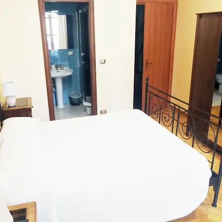 Bed and breakfast Station 2*
