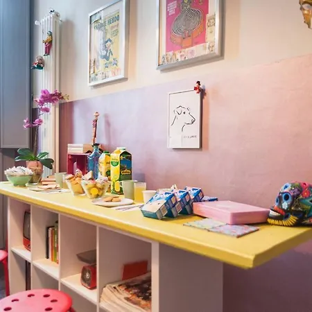 Casa Dani&Swing Bed&Books