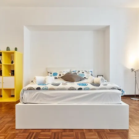 Porta Nuova Shiny Flat Turin