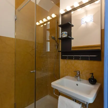 Cit Cozy Penthouse Appartamento