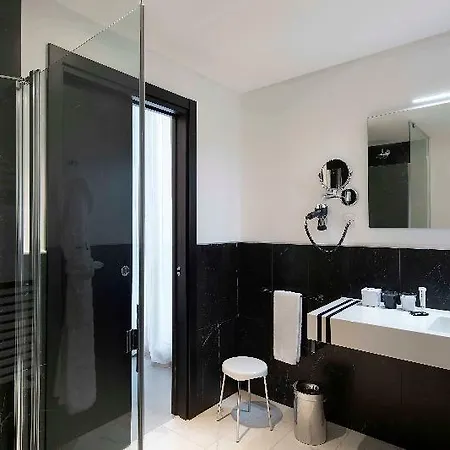 J|hotel Hotel