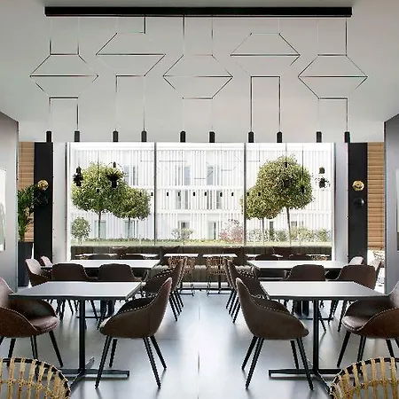 J|hotel 4*