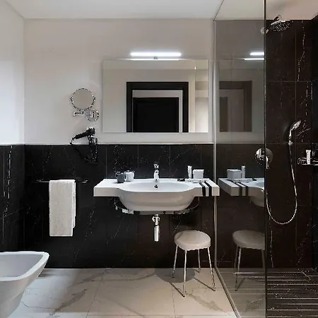 J|hotel 4* Turin