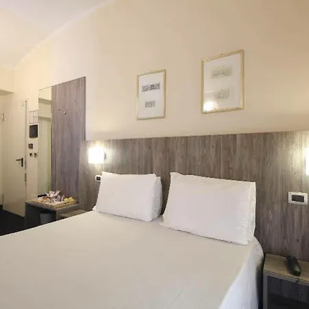 Hotel Urbani 3*