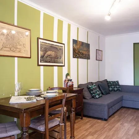 דירה Central Apartment *