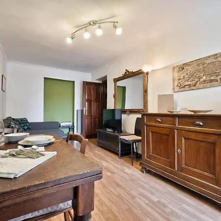 Central Apartment דירה *